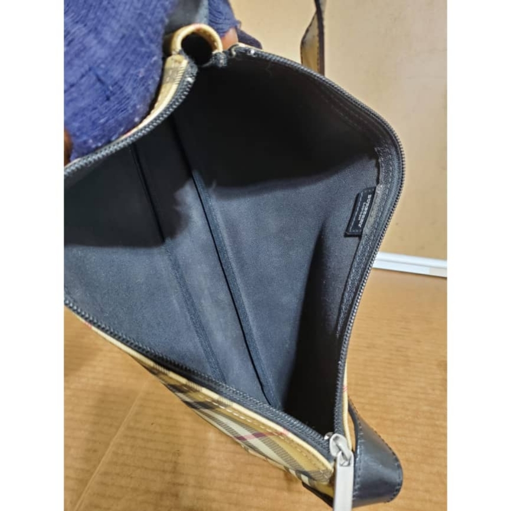 Authentic BURBERRY Nova Check Shoulder Bag - Picture 5 of 11